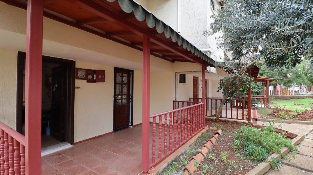 Mersin Ayaş Ankaralı Onlar Sitesi Satılık Villa
