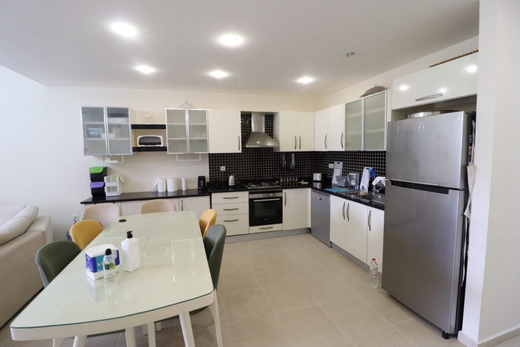 Mersin Erdemli Kargıpınarı Queenaba Sitesi Eşyalı Satılık 2+1 Cam Balkonlu Daire