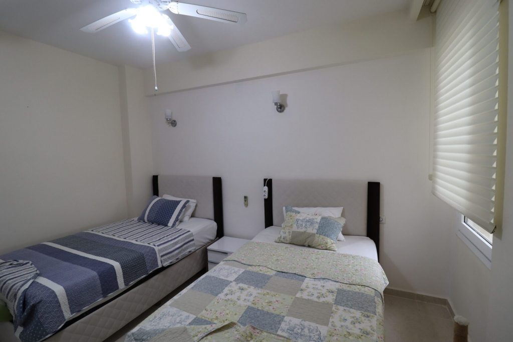 Mersin Erdemli Kargıpınarı Queenaba Sitesi Eşyalı Satılık 2+1 Cam Balkonlu Daire