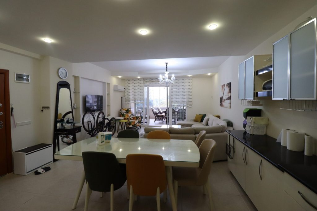 Mersin Erdemli Kargıpınarı Queenaba Sitesi Eşyalı Satılık 2+1 Cam Balkonlu Daire