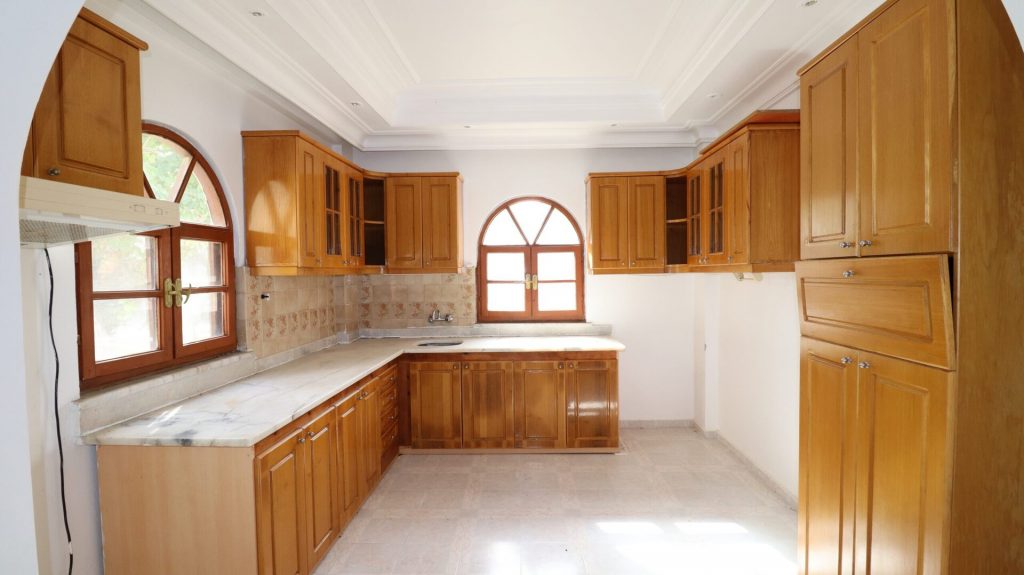 Mersin Erdemli Kargıpınarı Denize Sıfır Sörf Sitesi Satılık 4+1 Villa
