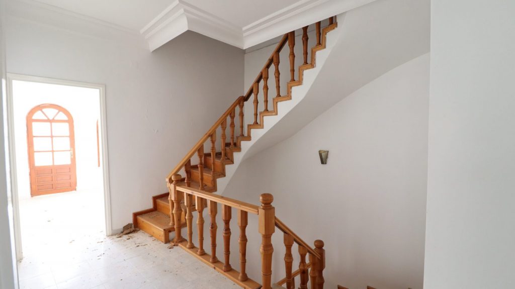 Mersin Erdemli Kargıpınarı Denize Sıfır Sörf Sitesi Satılık 4+1 Villa
