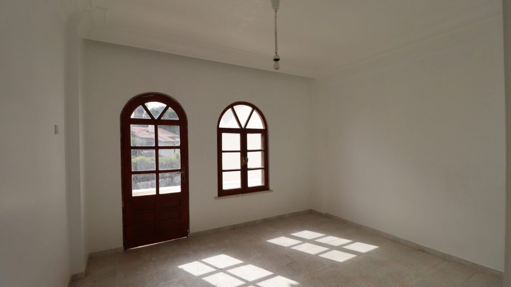 Mersin Erdemli Kargıpınarı Denize Sıfır Sörf Sitesi Satılık 4+1 Villa