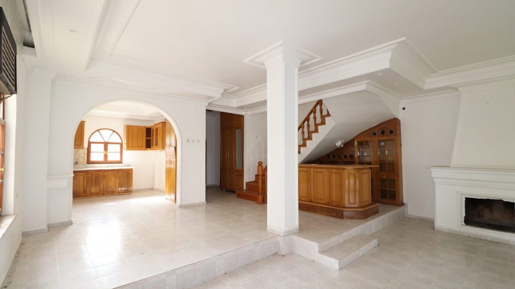 Mersin Erdemli Kargıpınarı Denize Sıfır Sörf Sitesi Satılık 4+1 Villa