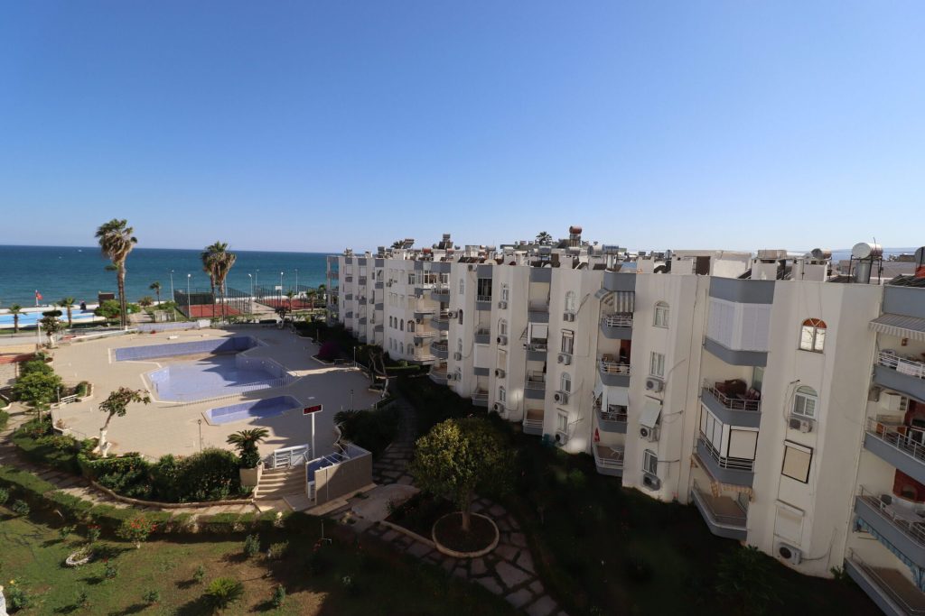 Mersin Erdemli Merkez Erdemkent Sitesinde Eşyalı Satılık 2+1 Daire