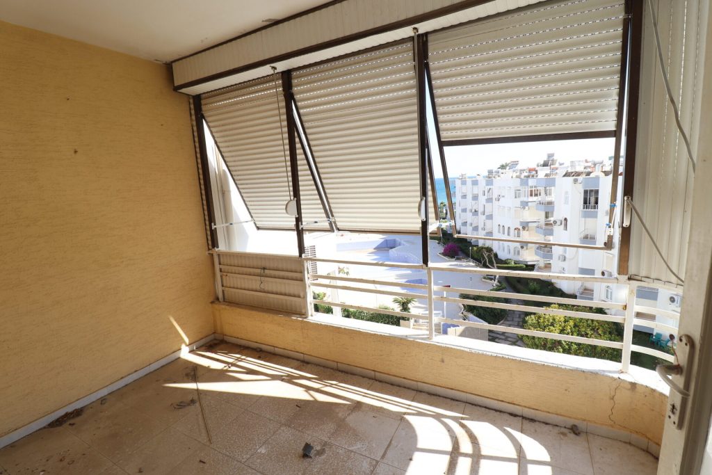 Mersin Erdemli Merkez Erdemkent Sitesinde Eşyalı Satılık 2+1 Daire