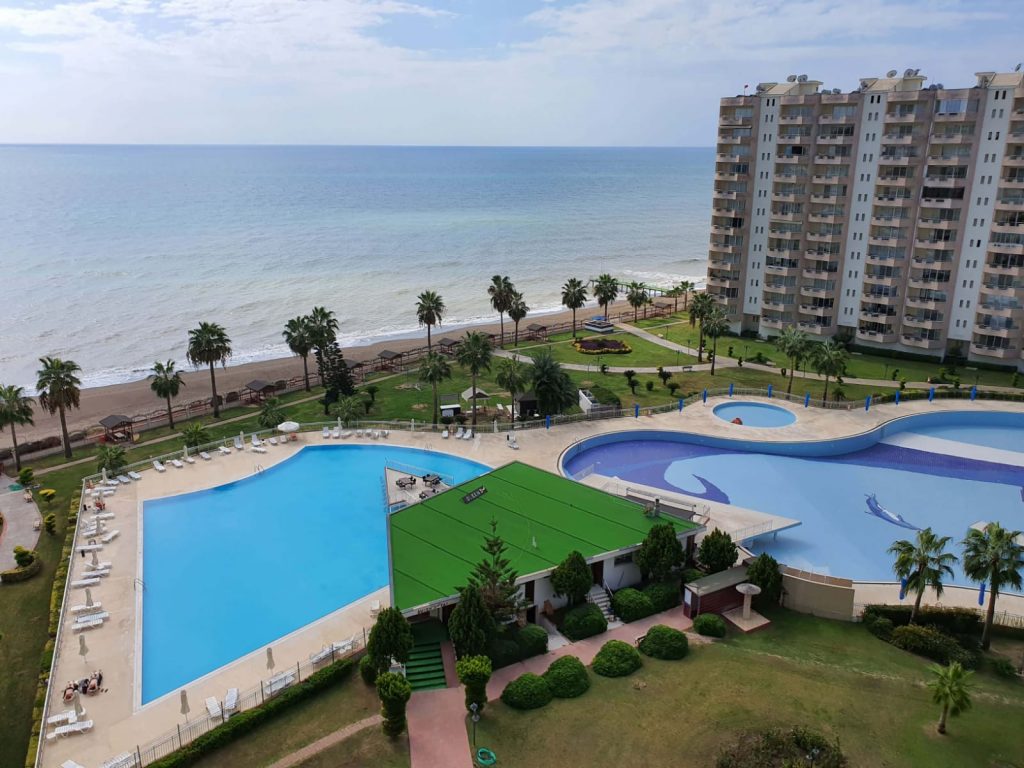ERDEMLİ KARGIPINARI QUEENABA SİTESİ EŞYALI 3+1 KİRALIK YAZLIK DAİRE