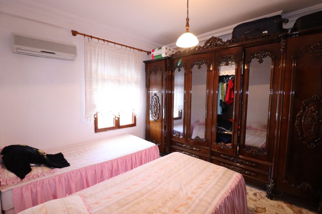 Mersin Erdemli Ayaş Villa 3 + 1 Dublex Wohnung zum Verkauf in Özbel