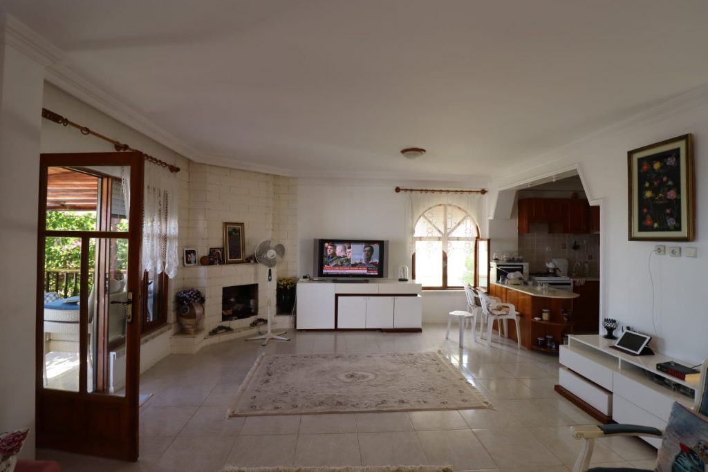 Mersin Erdemli Ayaş Villa 3 + 1 Dublex Wohnung zum Verkauf in Özbel