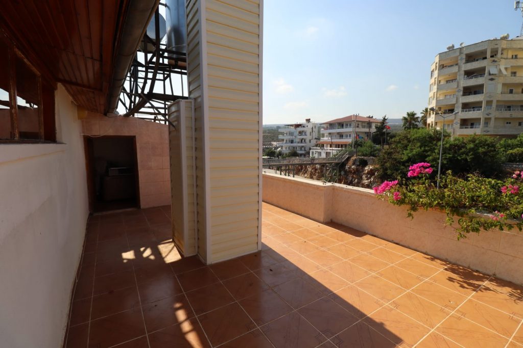 Mersin Erdemli Ayaş Villa 3 + 1 Dublex Wohnung zum Verkauf in Özbel