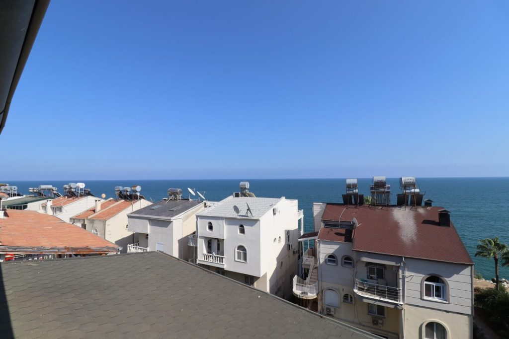 Mersin Erdemli Ayaş Villa 3 + 1 Dublex Wohnung zum Verkauf in Özbel
