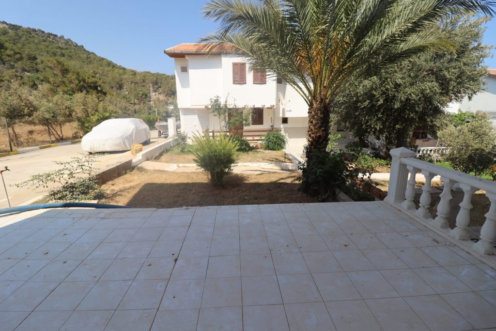 Mersin Tisan Satılık Denize Sıfır 3+1 Villa