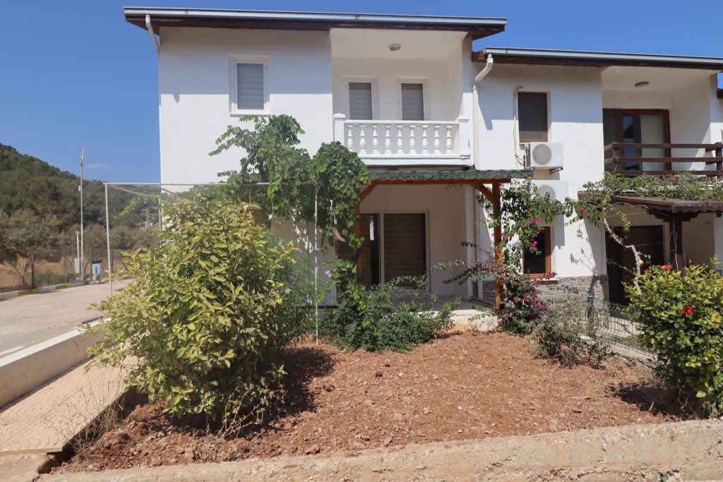 Mersin Tisan Satılık Denize Sıfır 3+1 Villa