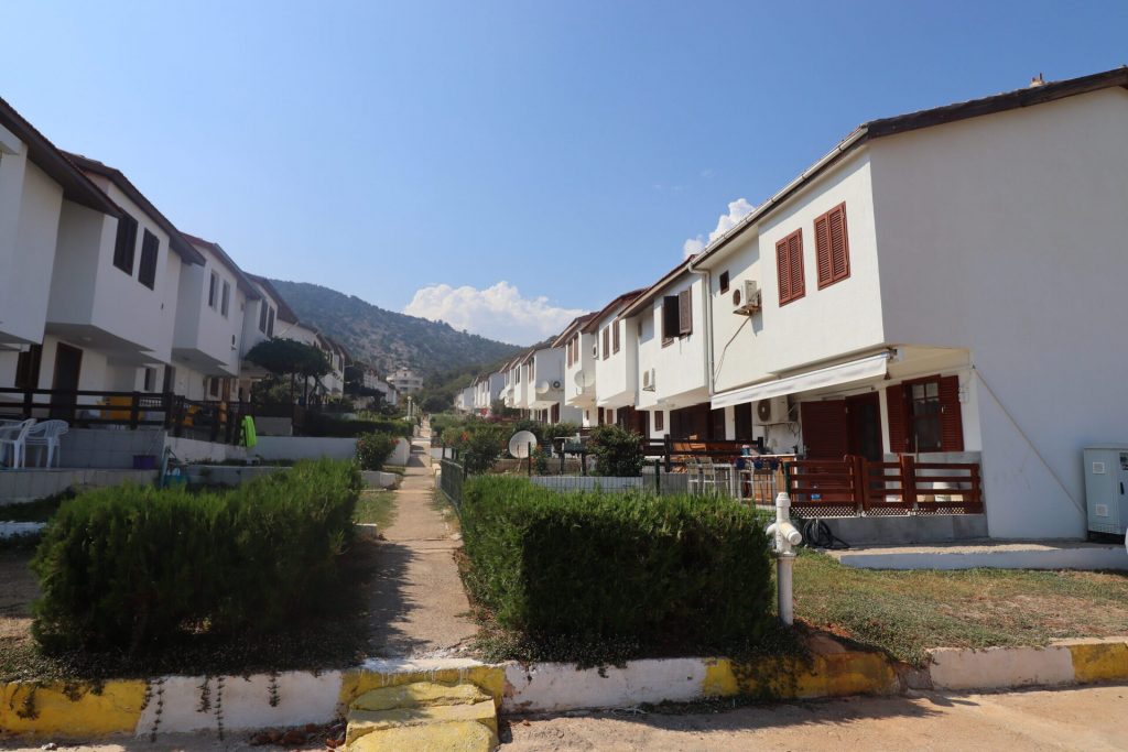 Mersin Tisan Satılık Denize Sıfır 3+1 Villa