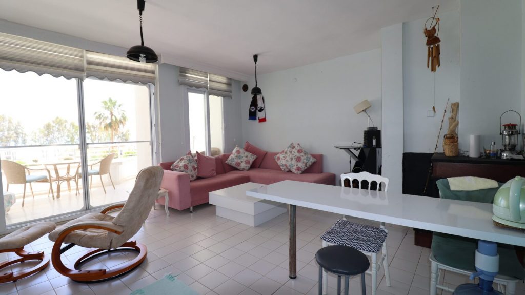 Erdemli Arpaçbahşiş Güneş 3 Sitesi Denize Sıfır Satılık Daire