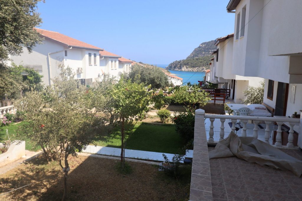 Mersin Tisan Satılık Denize Sıfır 3+1 Villa