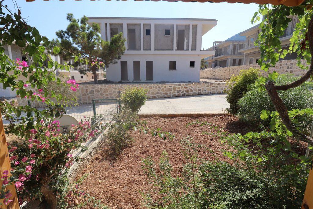 Mersin Tisan Satılık Denize Sıfır 3+1 Villa