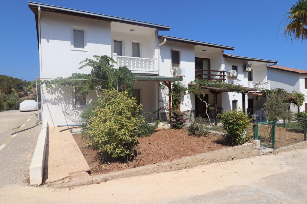 Mersin Tisan Satılık Denize Sıfır 3+1 Villa