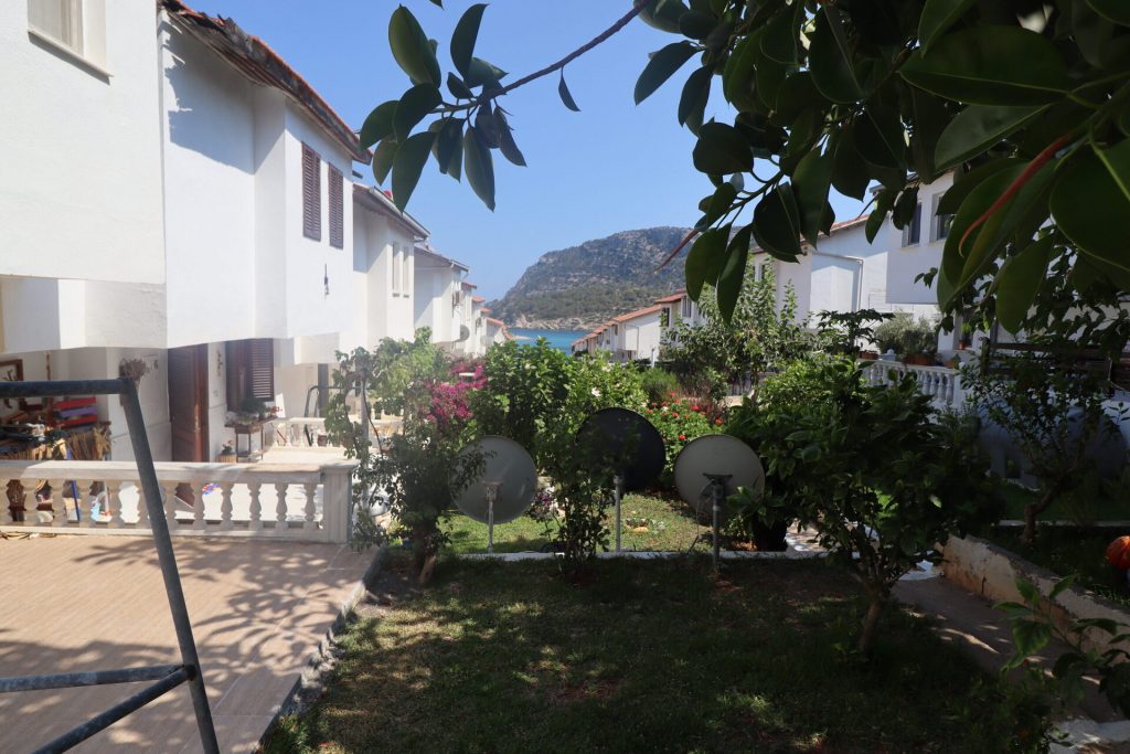 Mersin Tisan Satılık Denize Sıfır 3+1 Villa