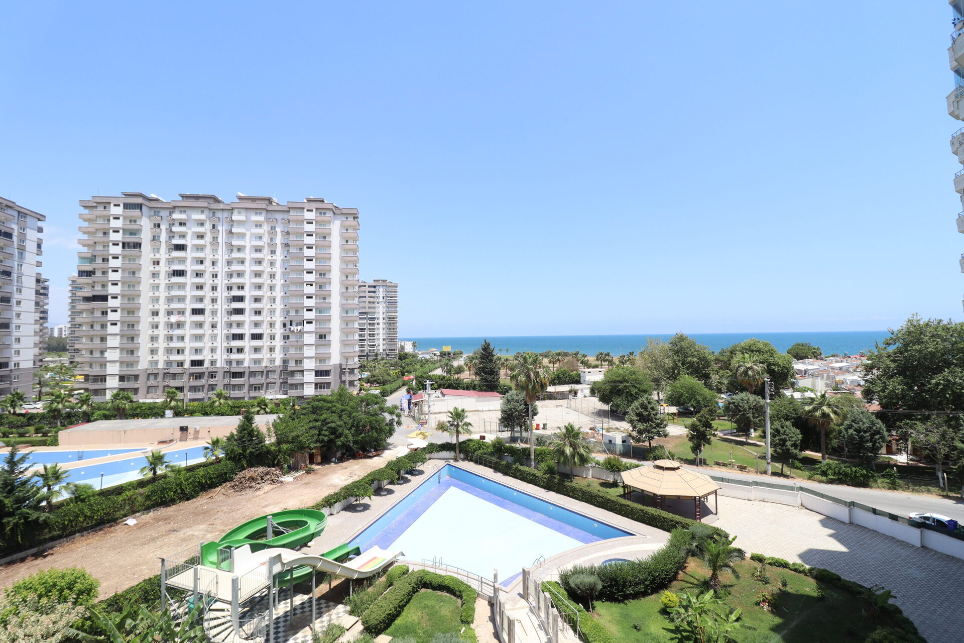 Mersin Çeşmeli Nira Holiday 2+1 Eşyalı Kiralık Yazlık Daire Vip Emlak