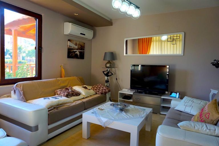 Меблированная вилла 3 + 1 на продажу в Mersin Erdemli Kumkuyu Altinorange