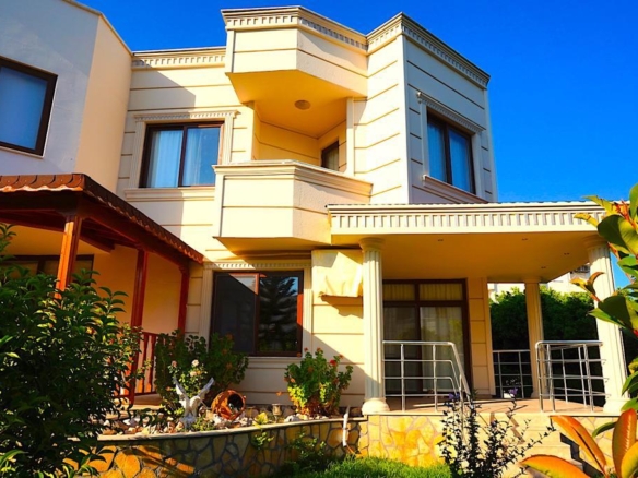 Mersin Erdemli Kumkuyu Altınportakal Eşyalı Satılık 3+1 Villa
