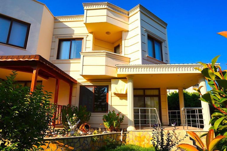 Меблированная вилла 3 + 1 на продажу в Mersin Erdemli Kumkuyu Altinorange