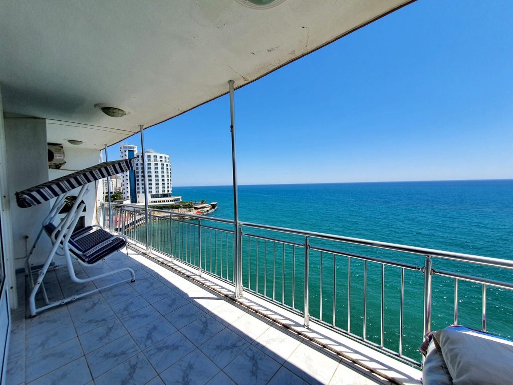 Mersin Ayaş Burçlar Sitesi Satılık Denize Sıfır 3+1 Yazlık Daire