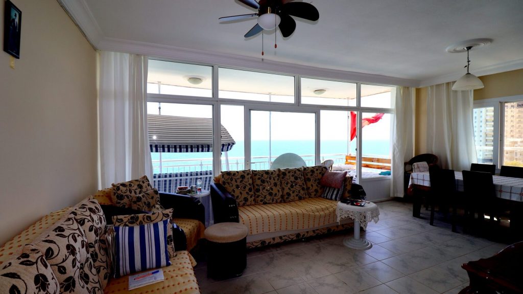 Mersin Ayaş Burçlar Sitesi Satılık Denize Sıfır 3+1 Yazlık Daire