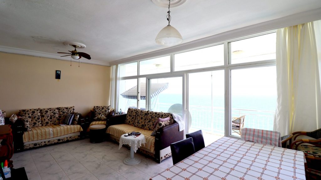 Mersin Ayaş Burçlar Sitesi Satılık Denize Sıfır 3+1 Yazlık Daire