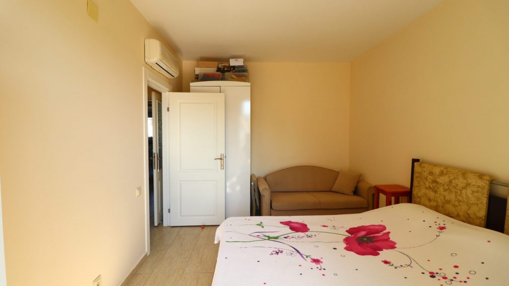 Mersin Ayaş  Elissa Tatil Sitesi Denize Sıfır Satılık Yazlık Daire