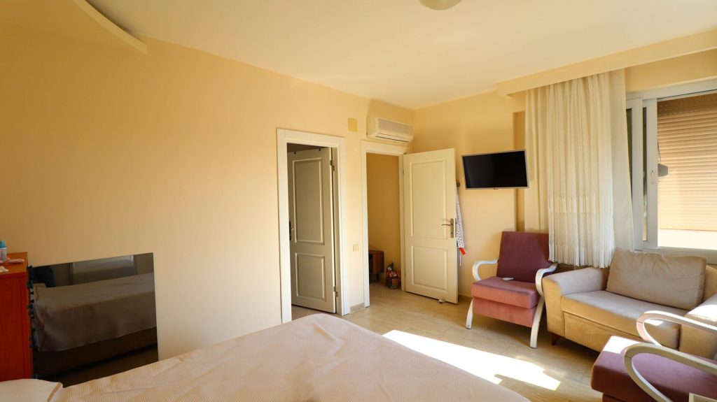 Mersin Ayaş  Elissa Tatil Sitesi Denize Sıfır Satılık Yazlık Daire