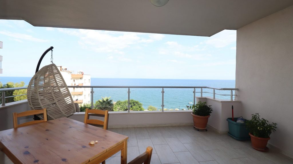 Mersin Ayaş  Elissa Tatil Sitesi Denize Sıfır Satılık Yazlık Daire