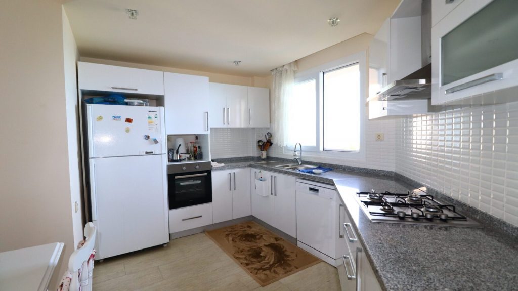 Mersin Ayaş  Elissa Tatil Sitesi Denize Sıfır Satılık Yazlık Daire