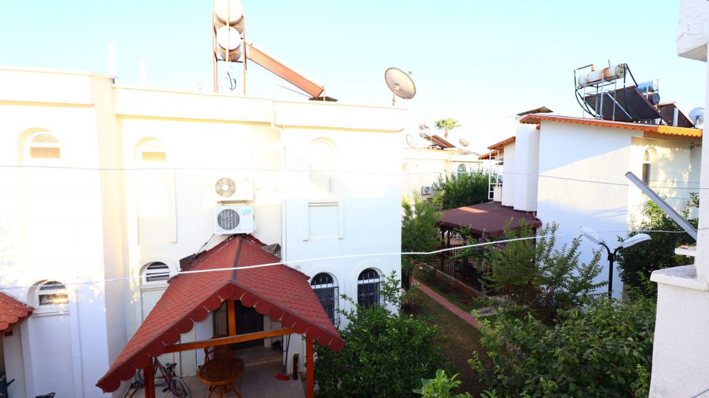 Çeşmeli Denize Sıfır  Serinkent Tatil Sitesi Satılık 2+1 Villa