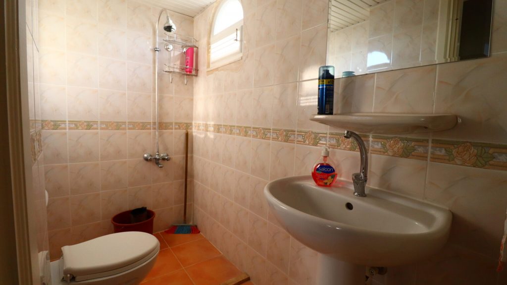 Çeşmeli Denize Sıfır  Serinkent Tatil Sitesi Satılık 2+1 Villa