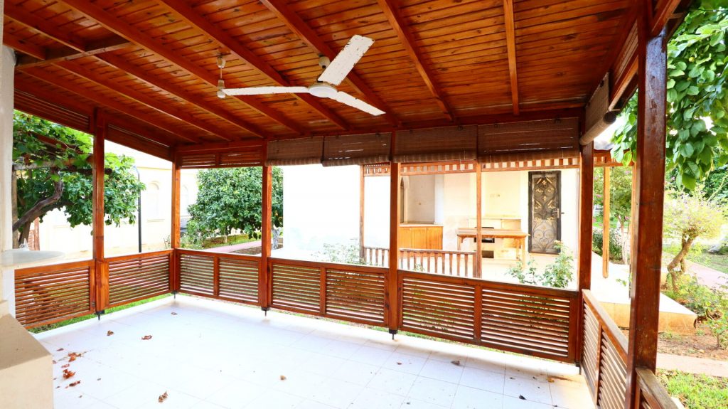 Çeşmeli Denize Sıfır  Serinkent Tatil Sitesi Satılık 2+1 Villa