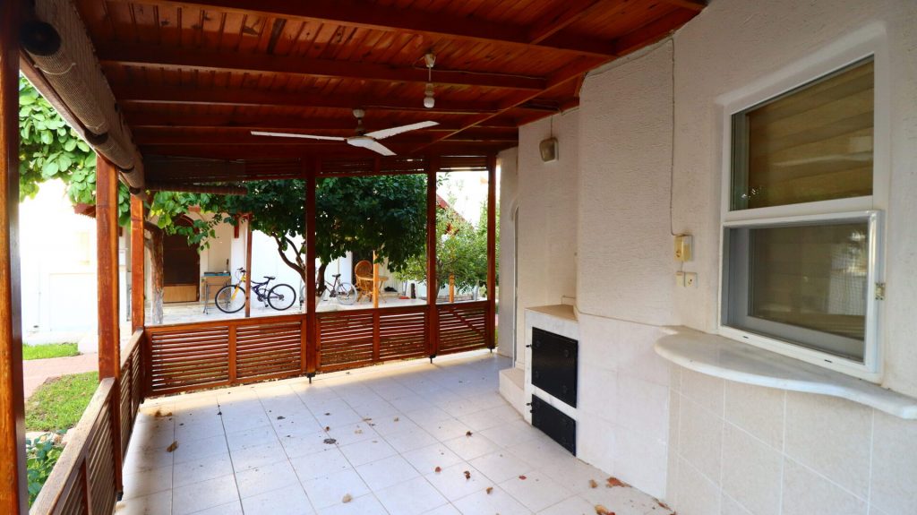 Çeşmeli Denize Sıfır  Serinkent Tatil Sitesi Satılık 2+1 Villa