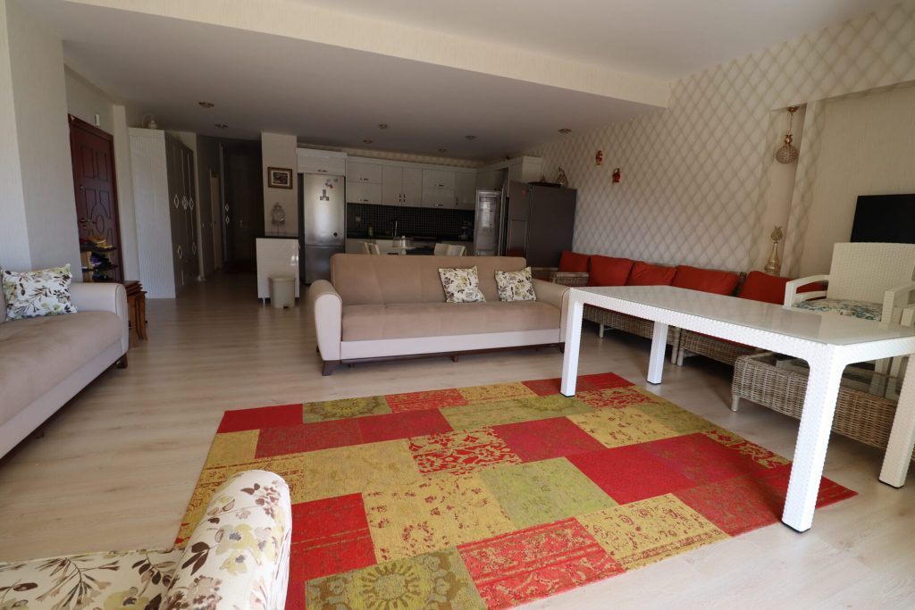 Mersin Erdemli Kargıpınarı Queenaba Sitesi  3+1 Eşyalı Yazlık Satılık Daire
