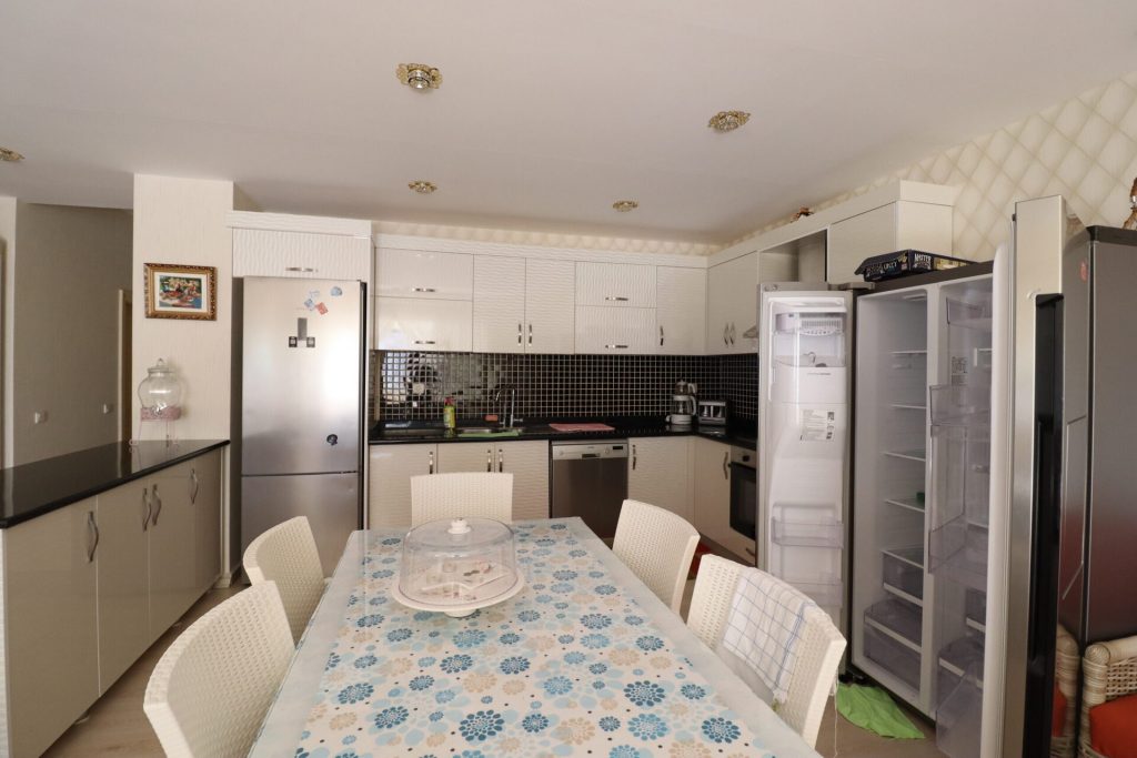 Mersin Erdemli Kargıpınarı Queenaba Sitesi  3+1 Eşyalı Yazlık Satılık Daire