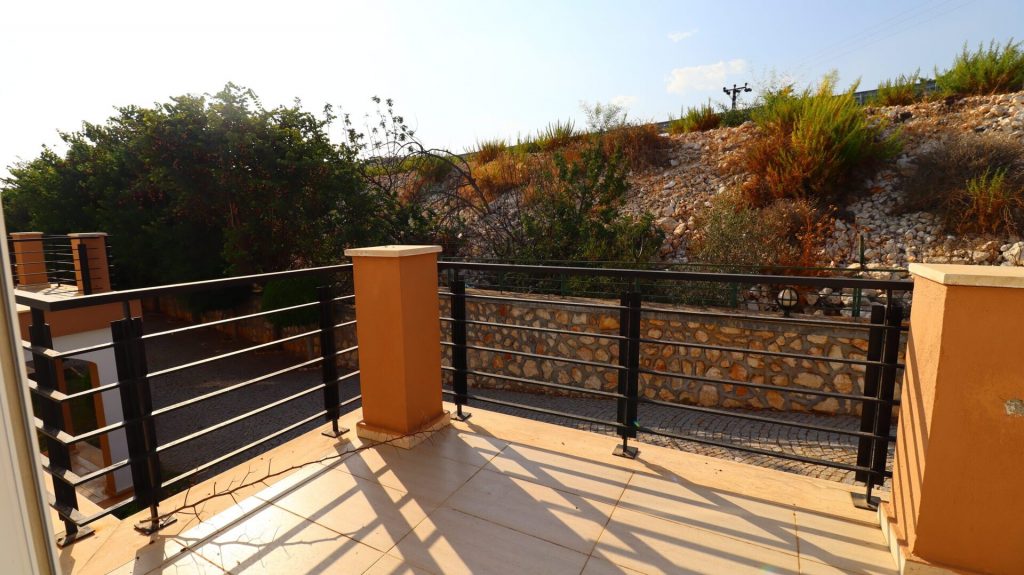 Mersin Narlıkuyu Korykos Hill Villaları Havuz Manzaralı Satılık Villa