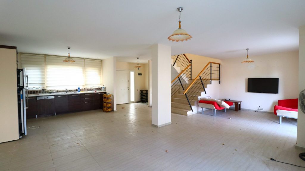 Mersin Narlıkuyu Korykos Hill Villaları Havuz Manzaralı Satılık Villa