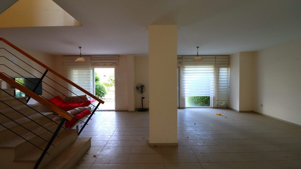 Mersin Narlıkuyu Korykos Hill Villaları Havuz Manzaralı Satılık Villa