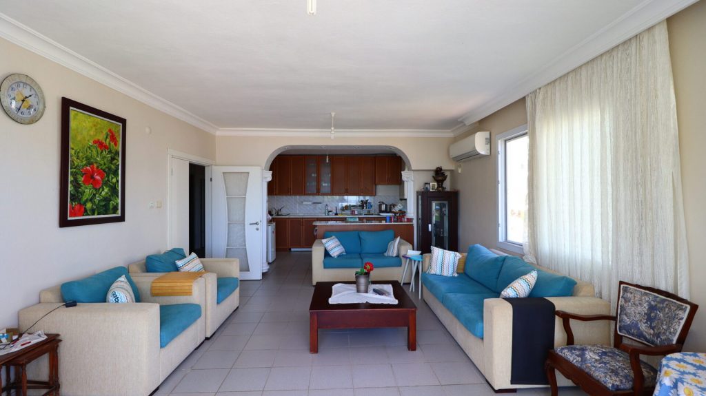 Tömük  Güllük Sitesi Eşyalı Satılık 3+1 Kafa Daire