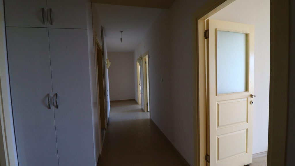 Alata Mahallesi Deniz Manzaralı Satılık 4+1 Bağımsız Mutfak Daire