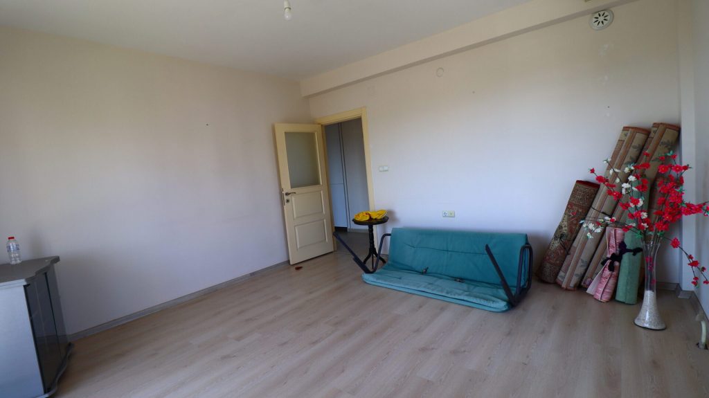 Alata Mahallesi Deniz Manzaralı Satılık 4+1 Bağımsız Mutfak Daire