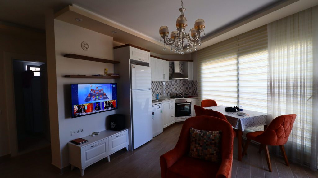 Mersin Erdemli Kocahasanlı Denize Sıfır Eşyalı Satılık 2+1 Daire