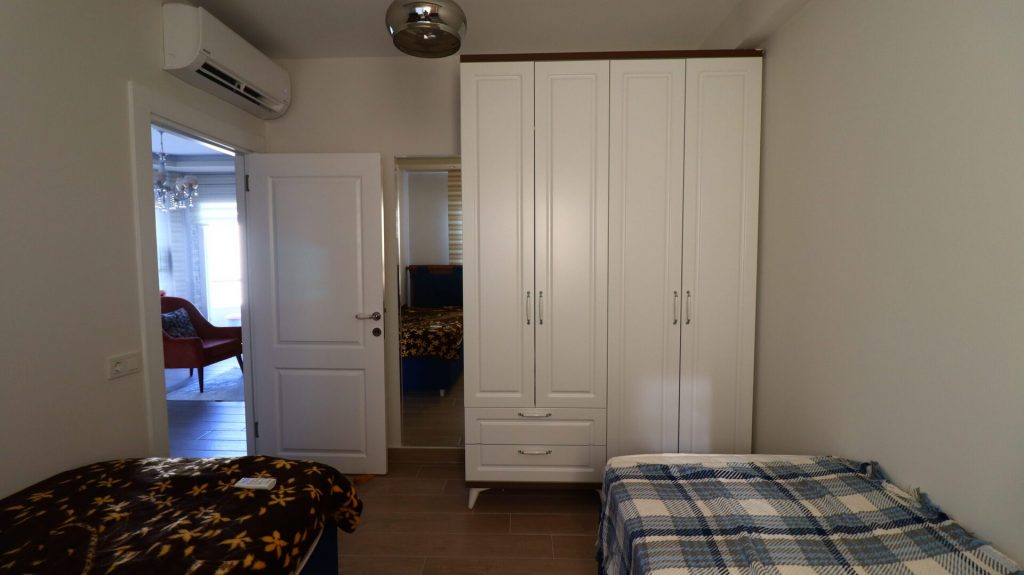 Mersin Erdemli Kocahasanlı Denize Sıfır Eşyalı Satılık 2+1 Daire