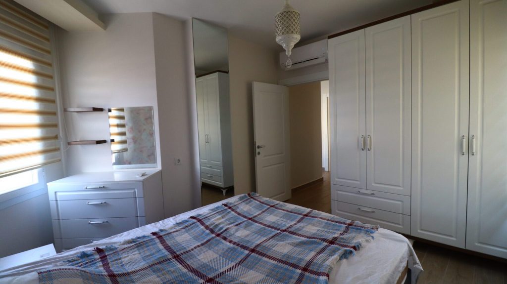 Mersin Erdemli Kocahasanlı Denize Sıfır Eşyalı Satılık 2+1 Daire
