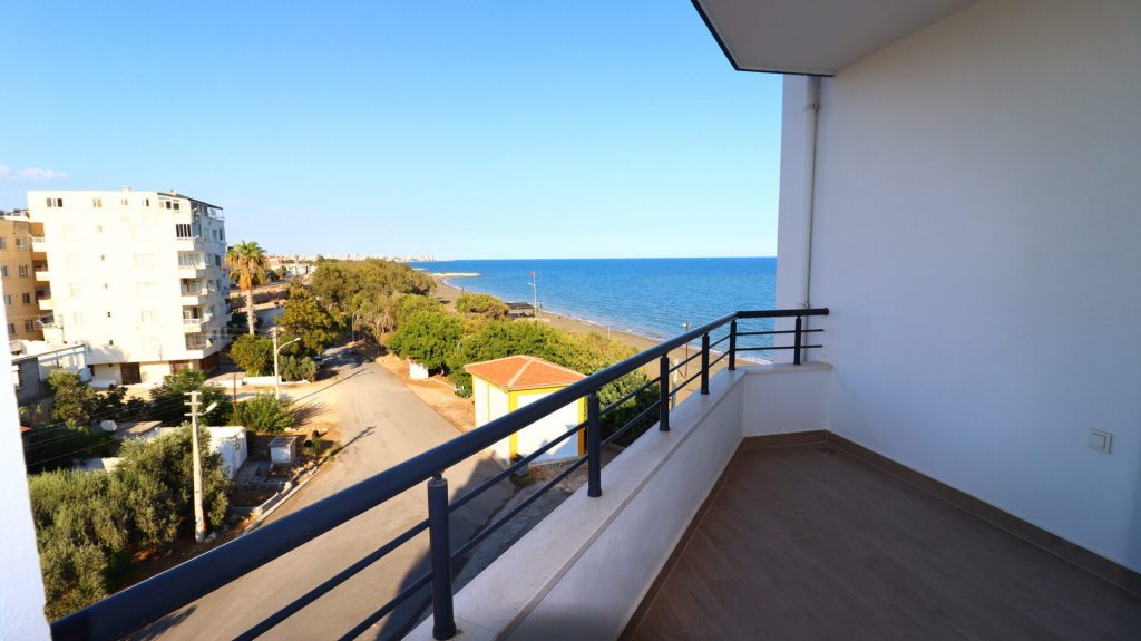 Mersin Erdemli Kocahasanlı Denize Sıfır Eşyalı Satılık 2+1 Daire